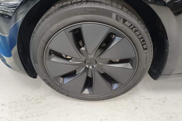 Used Tesla Model 3 2023 Rear-Wheel-Drive Version Left Front Wheel Hub