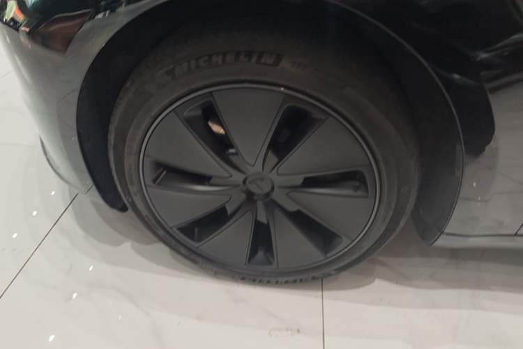 Used Tesla Model 3 2023 Rear-Wheel-Drive Version Left Front Wheel Hub