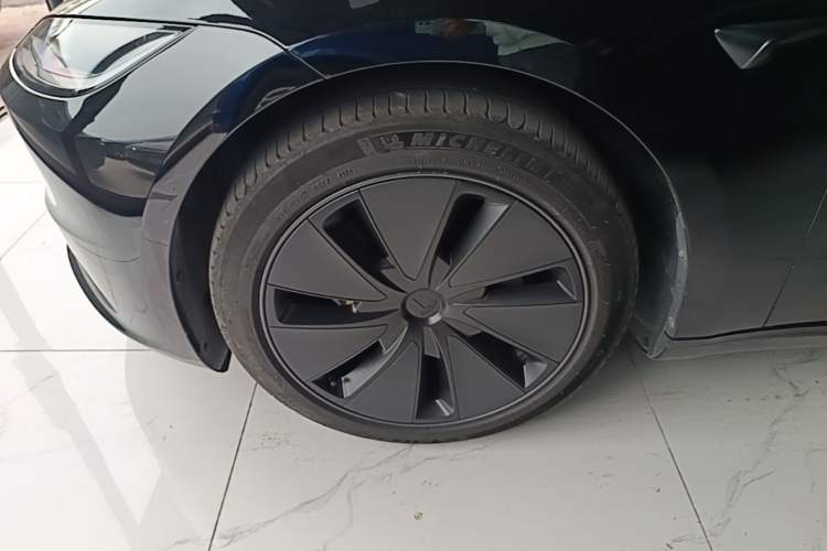 Used Tesla Model 3 2023 Long-Range All-Wheel-Drive Version Left Front Wheel Hub