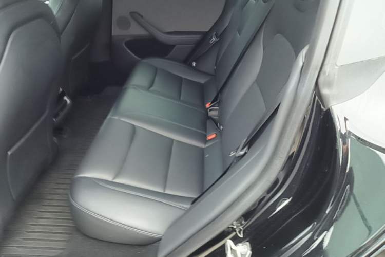 Used Tesla Model 3 2023 Rear-Wheel-Drive Version Left Rear Seat