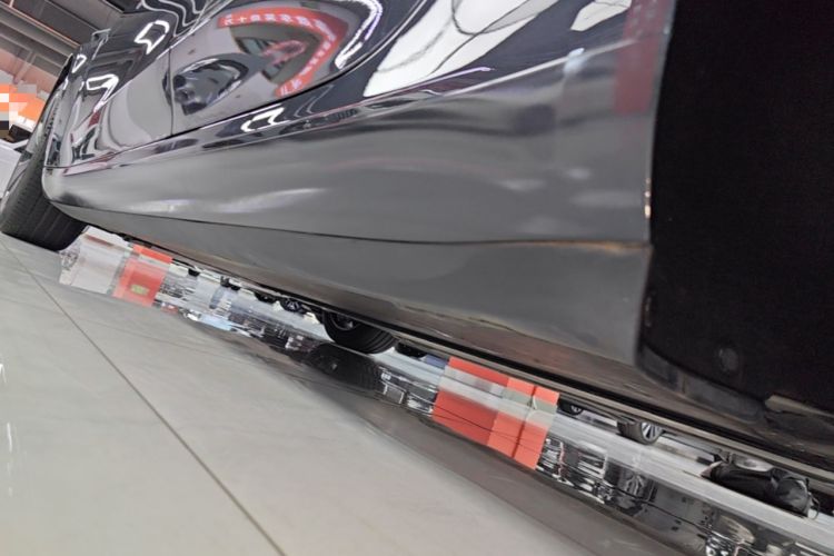 Used Tesla Model 3 2023 Long-Range All-Wheel-Drive Version Left Side Sill