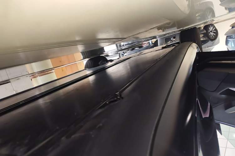 Used Tesla Model 3 2023 Long-Range All-Wheel-Drive Version Left Side Sill