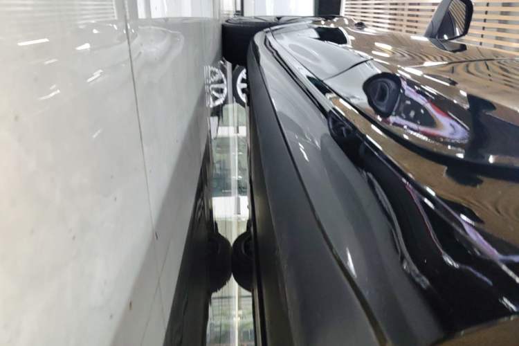 Used Tesla Model 3 2023 Long-Range All-Wheel-Drive Version Left Side Sill