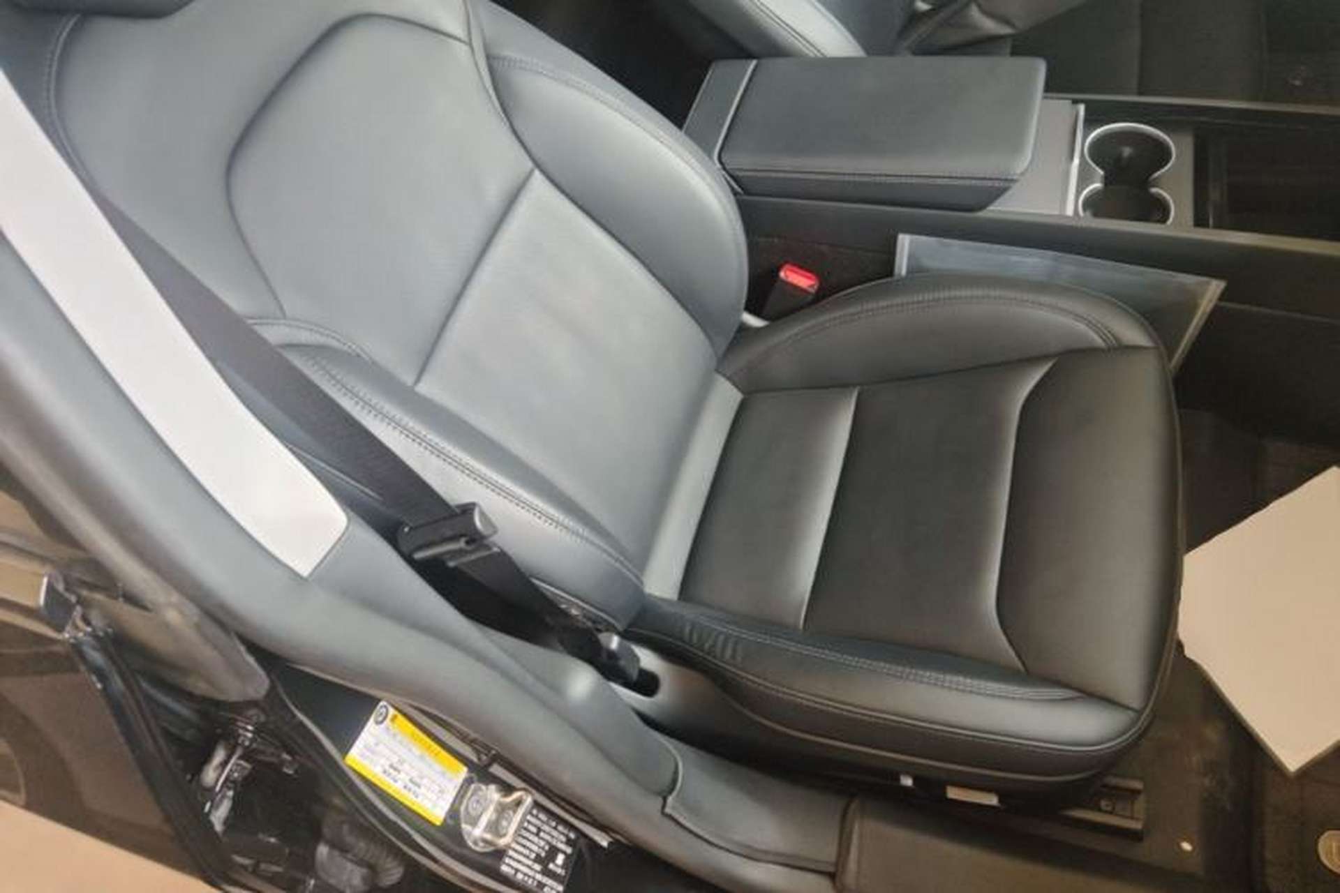 Used Tesla Model 3 2023 Rear-Wheel-Drive Version Right Front Seat