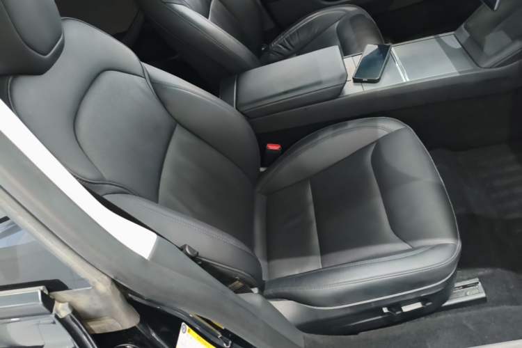 Used Tesla Model 3 2023 Rear-Wheel-Drive Version Right Front Seat