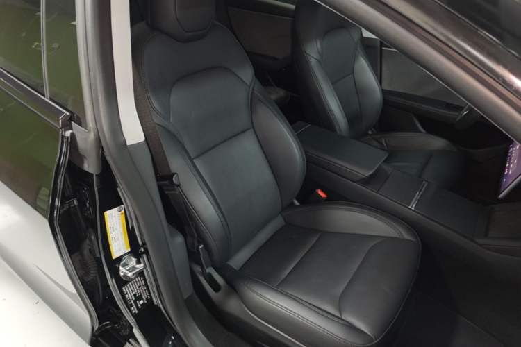 Used Tesla Model 3 2023 Rear-Wheel-Drive Version Right Front Seat
