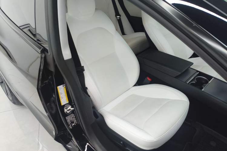Used Tesla Model 3 2023 Rear-Wheel-Drive Version Right Front Seat