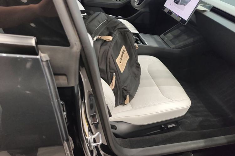 Used Tesla Model 3 2023 Rear-Wheel-Drive Version Right Front Seat