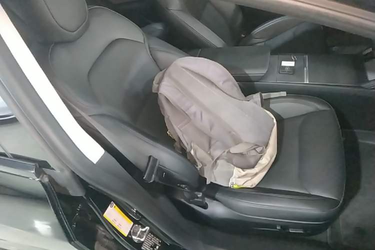 Used Tesla Model 3 2023 Rear-Wheel-Drive Version Right Front Seat