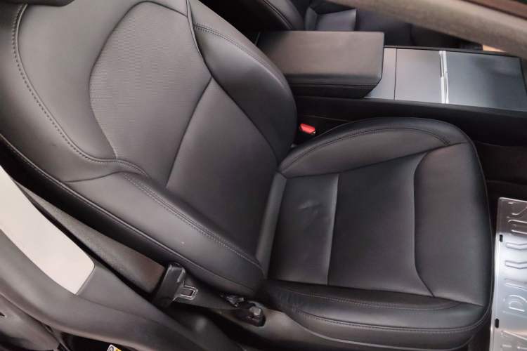 Used Tesla Model 3 2023 Rear-Wheel-Drive Version Right Front Seat