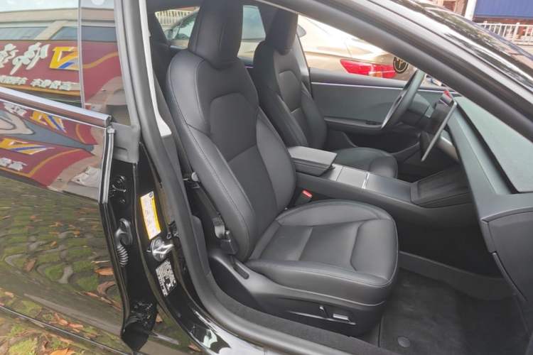 Used Tesla Model 3 2023 Rear-Wheel-Drive Version Right Front Seat