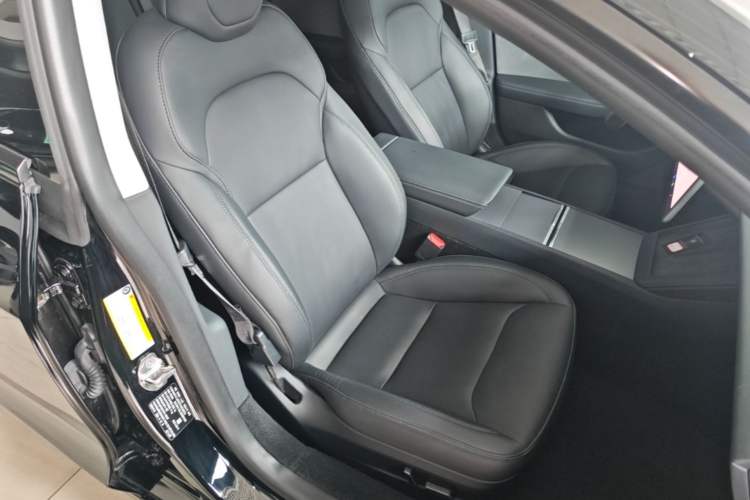 Used Tesla Model 3 2023 Rear-Wheel-Drive Version Right Front Seat