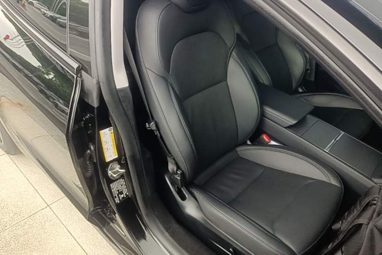 Used Tesla Model 3 2023 Rear-Wheel-Drive Version Right Front Seat
