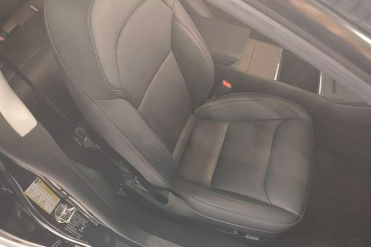 Used Tesla Model 3 2023 Rear-Wheel-Drive Version Right Front Seat