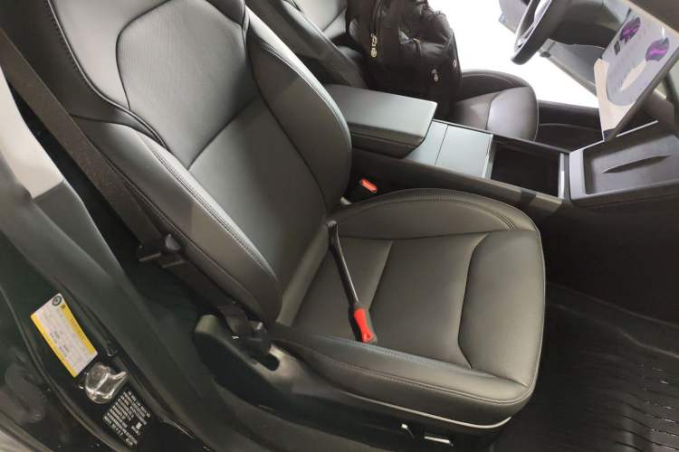Used Tesla Model 3 2023 Rear-Wheel-Drive Version Right Front Seat
