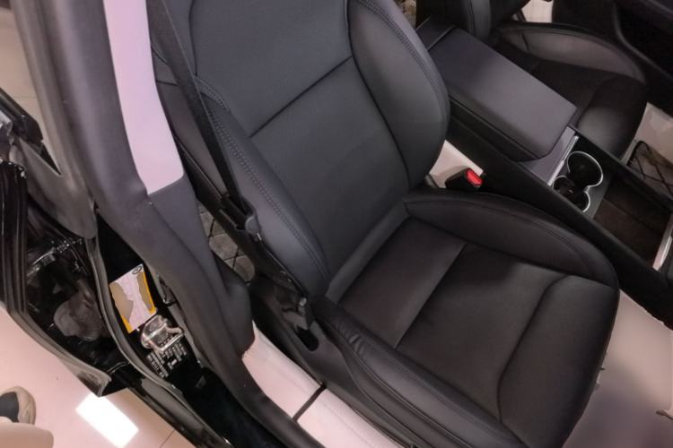Used Tesla Model 3 2023 Rear-Wheel-Drive Version Right Front Seat