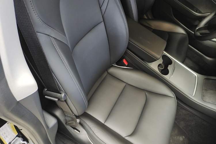 Used Tesla Model 3 2023 Rear-Wheel-Drive Version Right Front Seat