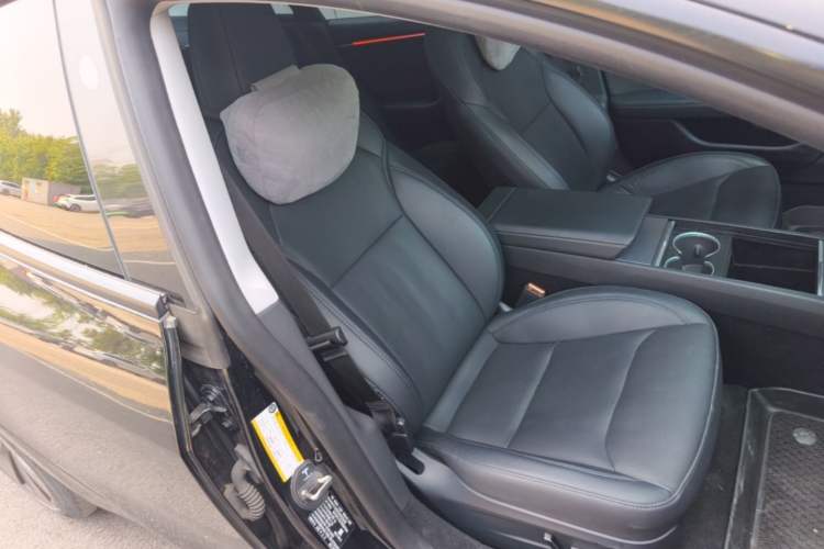 Used Tesla Model 3 2023 Long-Range All-Wheel-Drive Version Right Front Seat