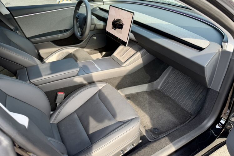 Used Tesla Model 3 2023 Rear-Wheel-Drive Version Right Front Seat