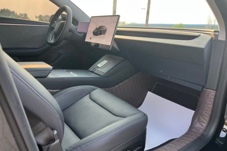 Used Tesla Model 3 2023 Rear-Wheel-Drive Version Right Front Seat