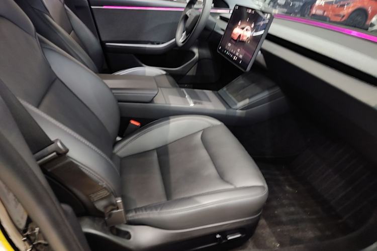 Used Tesla Model 3 2023 Rear-Wheel-Drive Version Right Front Seat
