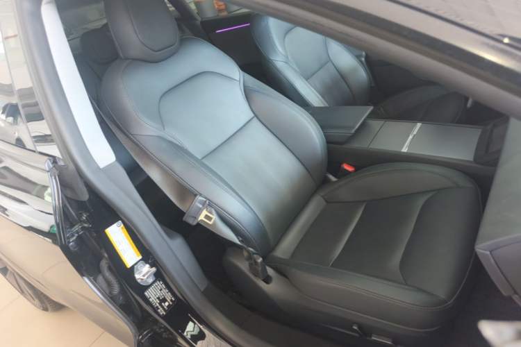 Used Tesla Model 3 2023 Rear-Wheel-Drive Version Right Front Seat