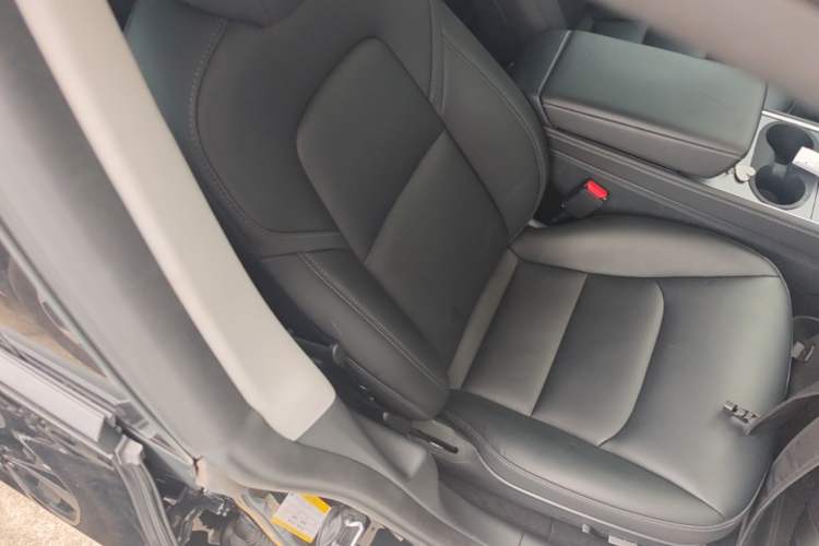 Used Tesla Model 3 2023 Rear-Wheel-Drive Version Right Front Seat