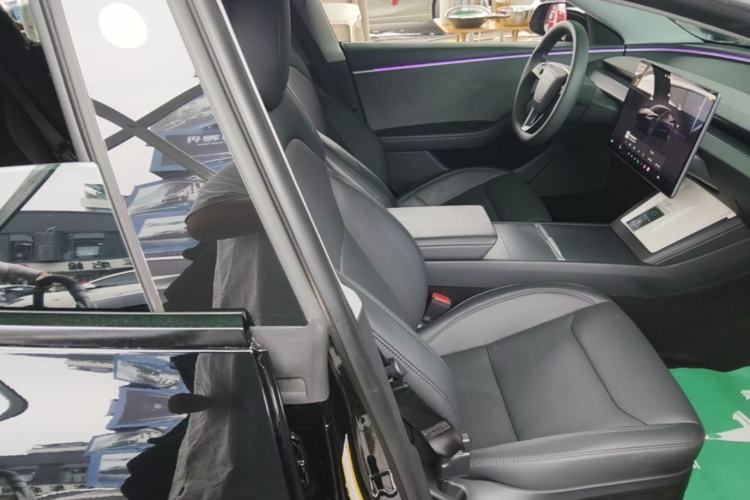 Used Tesla Model 3 2023 Rear-Wheel-Drive Version Right Front Seat