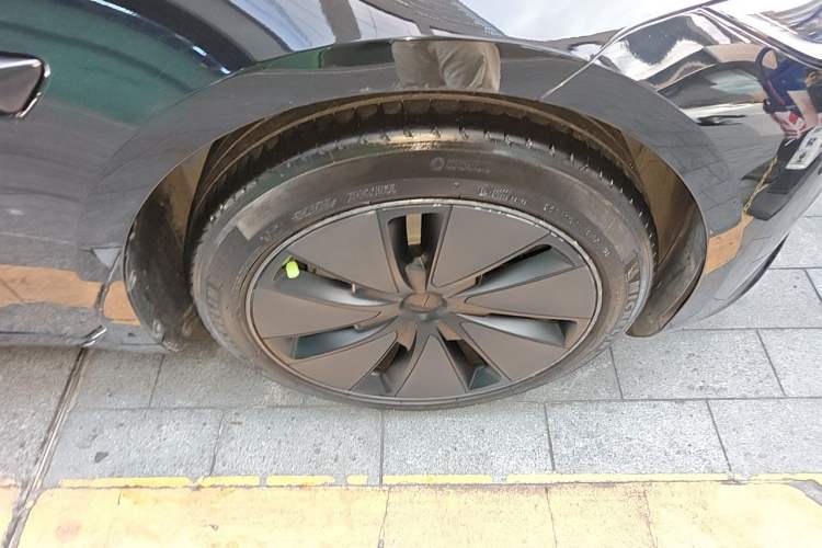 Used Tesla Model 3 2023 Rear-Wheel-Drive Version Right Front Wheel Hub