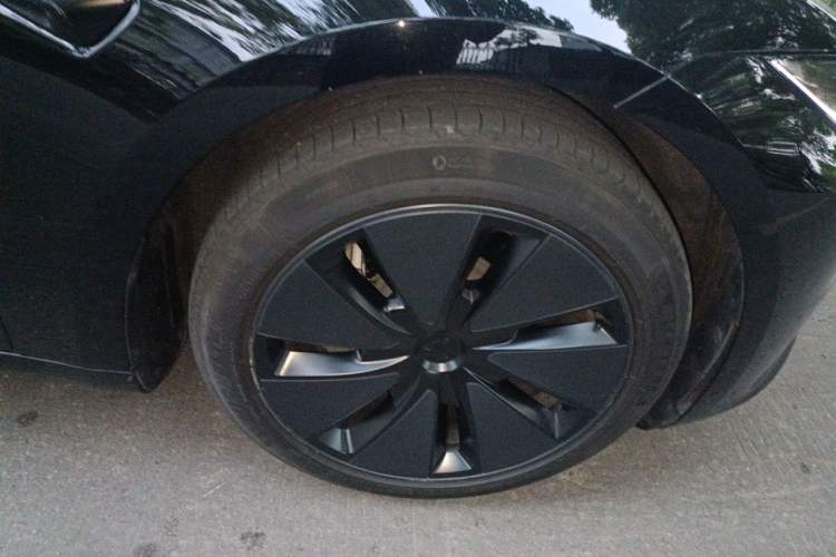 Used Tesla Model 3 2023 Rear-Wheel-Drive Version Right Front Wheel Hub