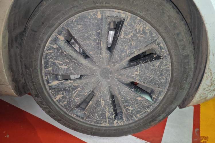 Used Tesla Model 3 2023 Rear-Wheel-Drive Version Right Front Wheel Hub