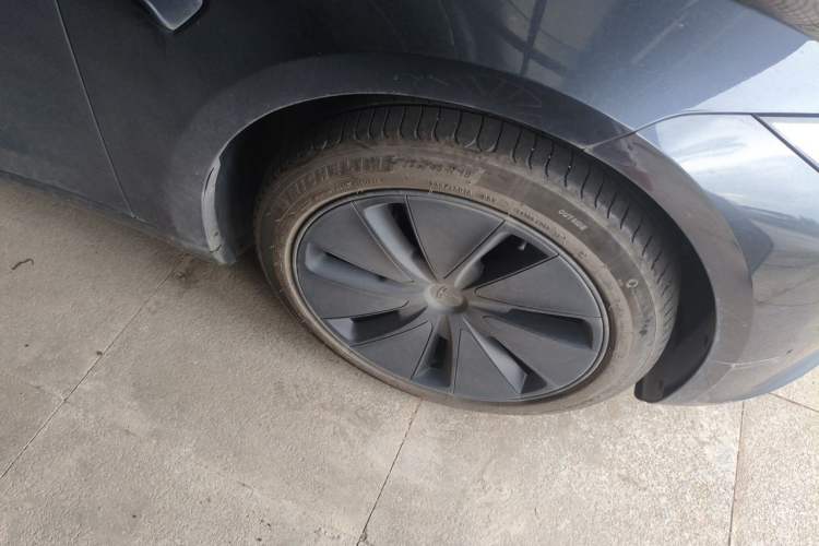 Used Tesla Model 3 2023 Rear-Wheel-Drive Version Right Front Wheel Hub