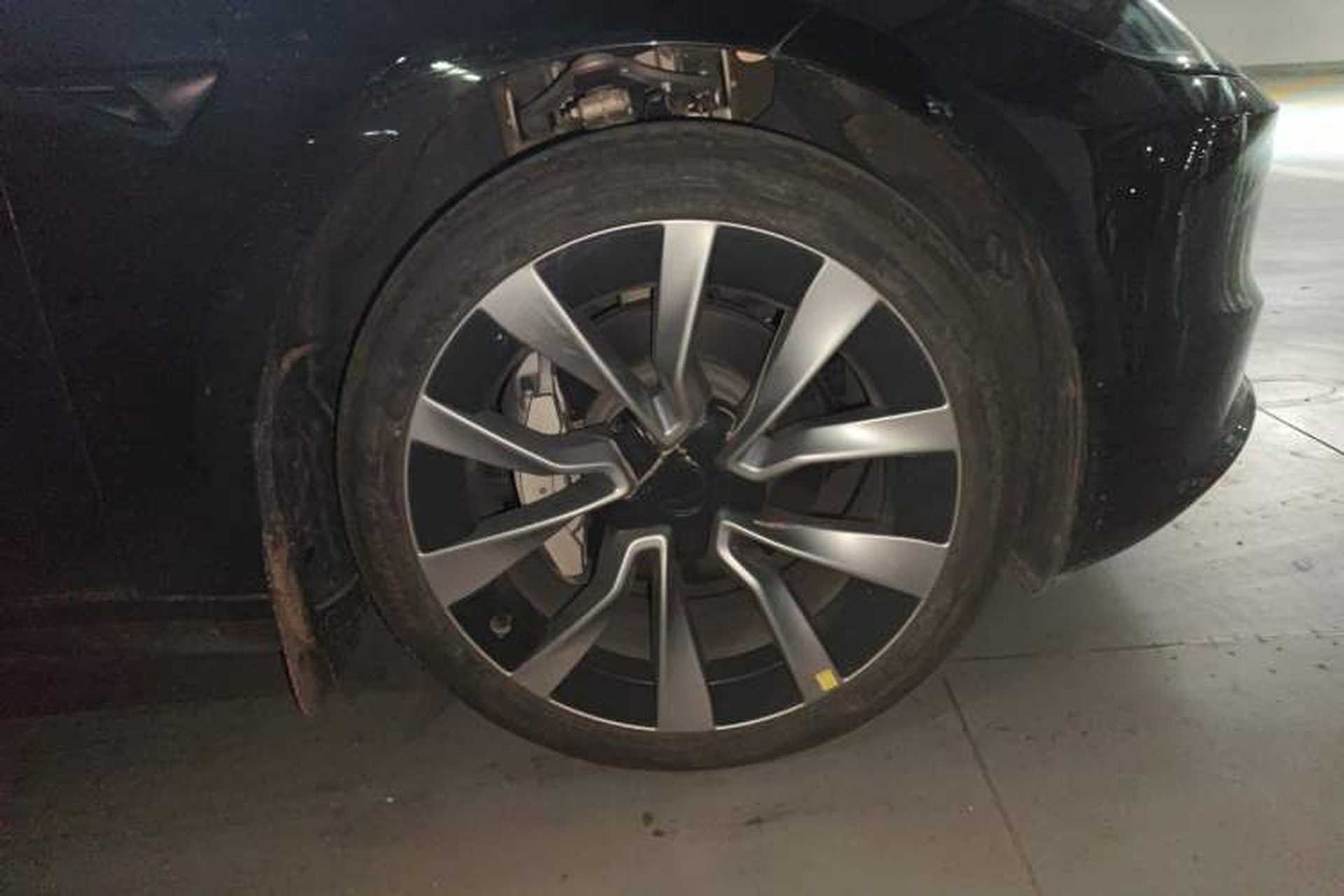 Used Tesla Model 3 2023 Long-Range All-Wheel-Drive Version Right Front Wheel Hub