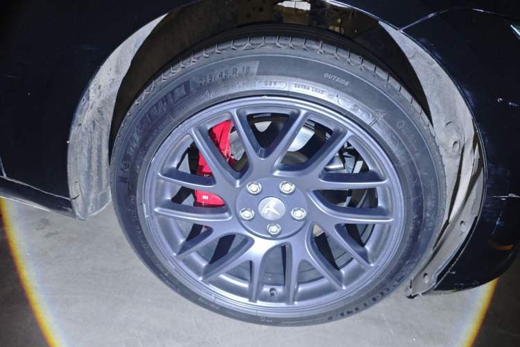 Used Tesla Model 3 2023 Rear-Wheel-Drive Version Right Front Wheel Hub