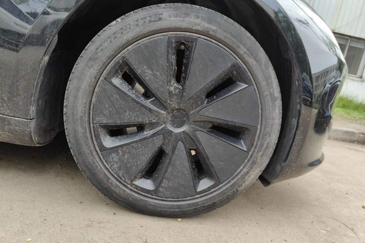 Used Tesla Model 3 2023 Rear-Wheel-Drive Version Right Front Wheel Hub