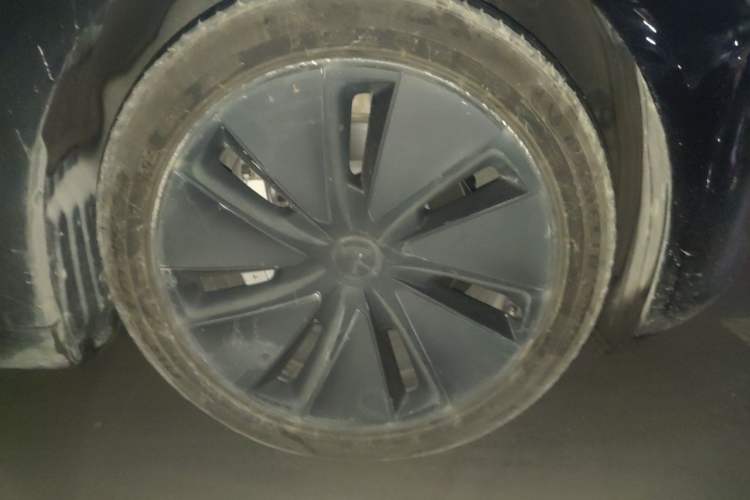 Used Tesla Model 3 2023 Rear-Wheel-Drive Version Right Front Wheel Hub