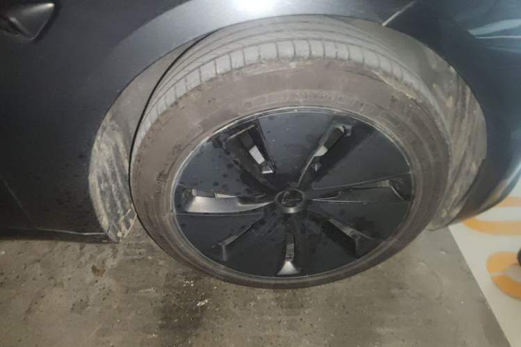 Used Tesla Model 3 2023 Rear-Wheel-Drive Version Right Front Wheel Hub