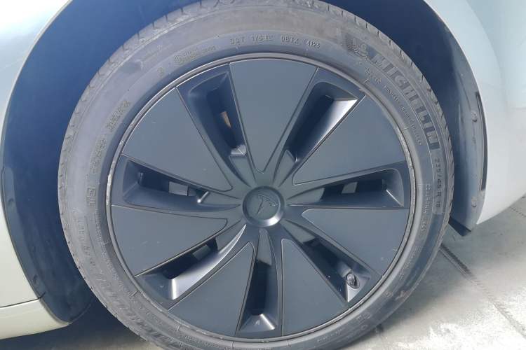 Used Tesla Model 3 2023 Rear-Wheel-Drive Version Right Front Wheel Hub