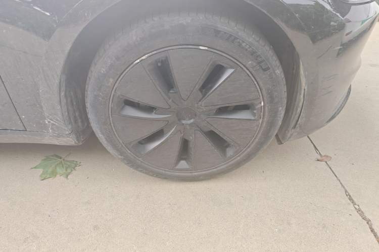 Used Tesla Model 3 2023 Rear-Wheel-Drive Version Right Front Wheel Hub