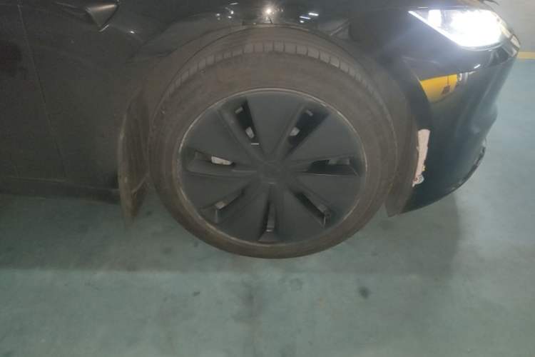 Used Tesla Model 3 2023 Rear-Wheel-Drive Version Right Front Wheel Hub