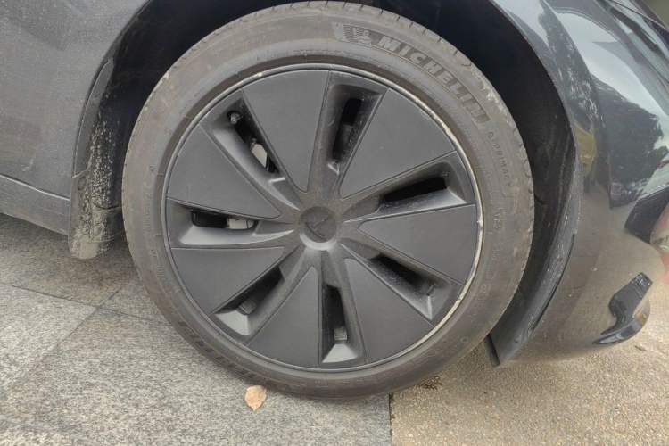 Used Tesla Model 3 2023 Rear-Wheel-Drive Version Right Front Wheel Hub