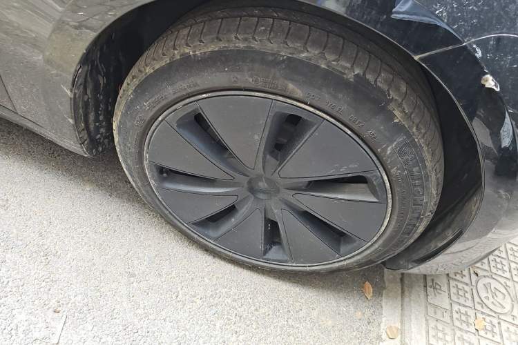 Used Tesla Model 3 2023 Rear-Wheel-Drive Version Right Front Wheel Hub