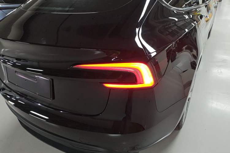 Used Tesla Model 3 2023 Rear-Wheel-Drive Version Right Rear Taillight