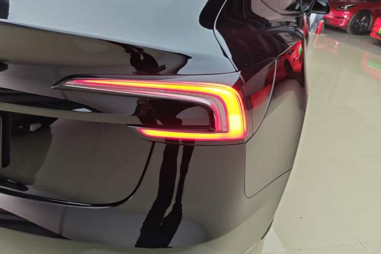 Used Tesla Model 3 2023 Rear-Wheel-Drive Version Right Rear Taillight
