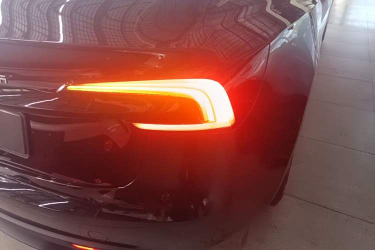 Used Tesla Model 3 2023 Rear-Wheel-Drive Version Right Rear Taillight