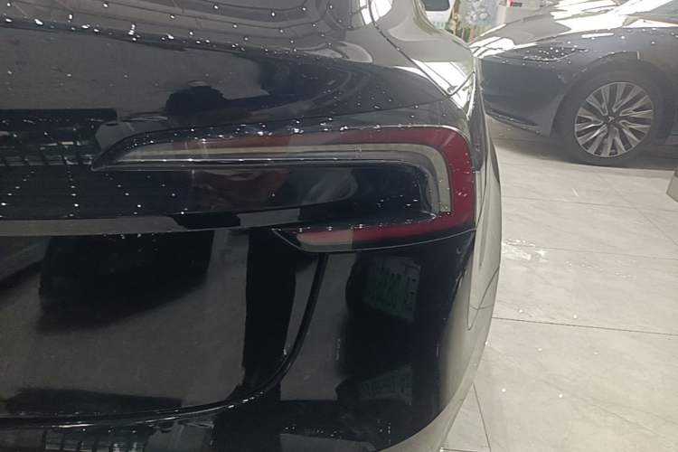 Used Tesla Model 3 2023 Long-Range All-Wheel-Drive Version Right Rear Taillight