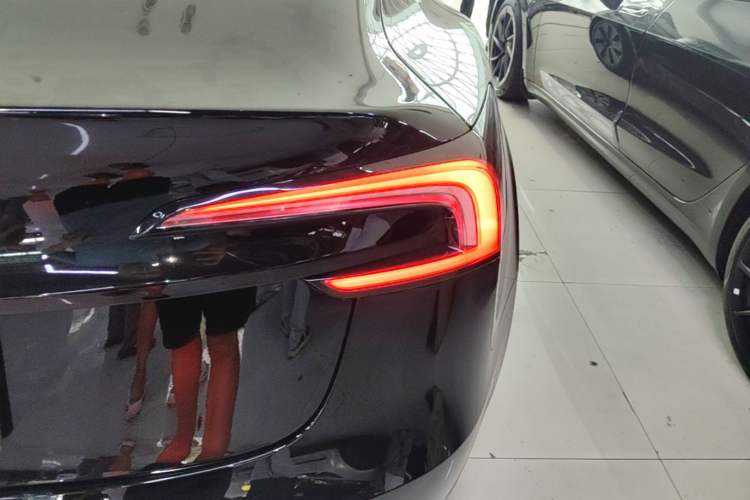 Used Tesla Model 3 2023 Rear-Wheel-Drive Version Right Rear Taillight