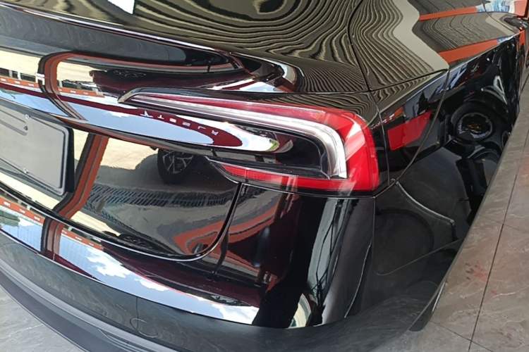 Used Tesla Model 3 2023 Long-Range All-Wheel-Drive Version Right Rear Taillight