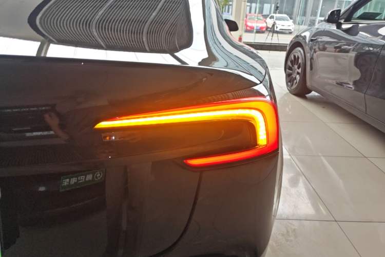 Used Tesla Model 3 2023 Rear-Wheel-Drive Version Right Rear Taillight
