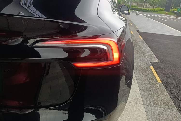 Used Tesla Model 3 2023 Rear-Wheel-Drive Version Right Rear Taillight